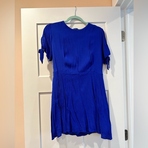 1861 Dress with ties on sleeves - Picture 1 of 3